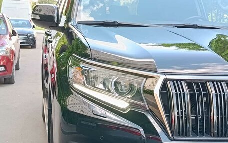 Toyota Land Cruiser Prado 150 рестайлинг 2, 2022 год, 8 700 000 рублей, 8 фотография
