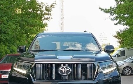 Toyota Land Cruiser Prado 150 рестайлинг 2, 2022 год, 8 700 000 рублей, 6 фотография