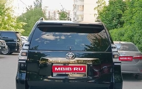 Toyota Land Cruiser Prado 150 рестайлинг 2, 2022 год, 8 700 000 рублей, 12 фотография