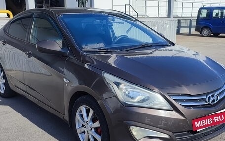 Hyundai Solaris II рестайлинг, 2015 год, 700 000 рублей, 2 фотография