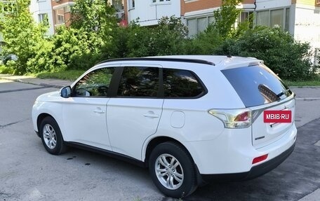 Mitsubishi Outlander III рестайлинг 3, 2013 год, 1 550 000 рублей, 8 фотография