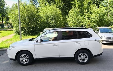 Mitsubishi Outlander III рестайлинг 3, 2013 год, 1 550 000 рублей, 16 фотография