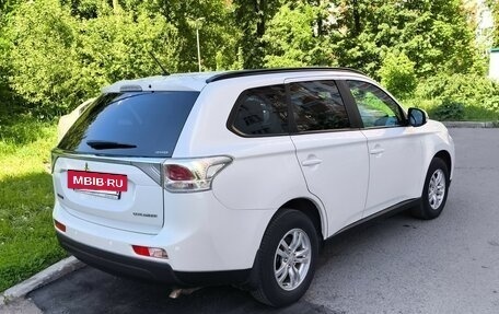 Mitsubishi Outlander III рестайлинг 3, 2013 год, 1 550 000 рублей, 17 фотография