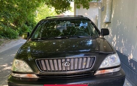 Lexus RX IV рестайлинг, 2000 год, 640 000 рублей, 2 фотография