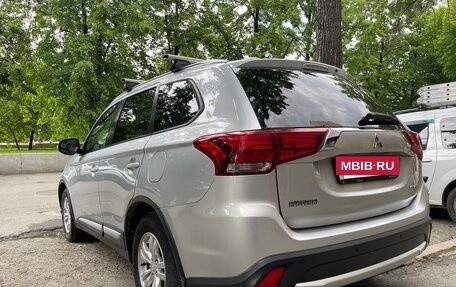 Mitsubishi Outlander III рестайлинг 3, 2016 год, 1 950 000 рублей, 12 фотография