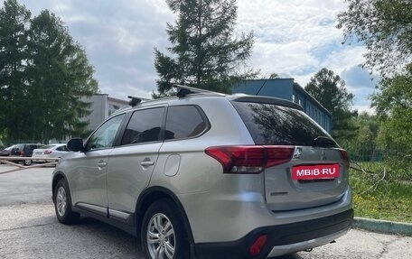 Mitsubishi Outlander III рестайлинг 3, 2016 год, 1 950 000 рублей, 17 фотография