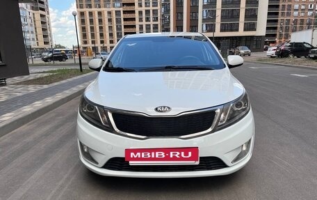 KIA Rio III рестайлинг, 2013 год, 880 000 рублей, 2 фотография