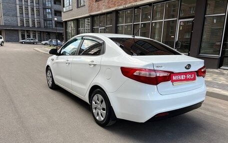KIA Rio III рестайлинг, 2013 год, 880 000 рублей, 6 фотография