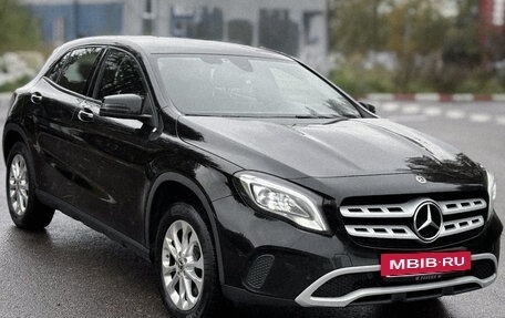 Mercedes-Benz GLA, 2017 год, 2 555 555 рублей, 2 фотография
