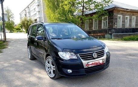 Volkswagen Touran III, 2007 год, 430 000 рублей, 2 фотография