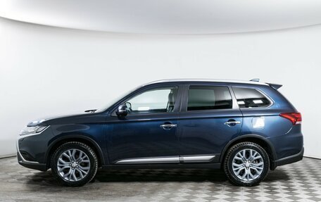 Mitsubishi Outlander III рестайлинг 3, 2020 год, 2 400 000 рублей, 8 фотография