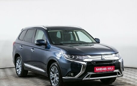 Mitsubishi Outlander III рестайлинг 3, 2020 год, 2 400 000 рублей, 3 фотография