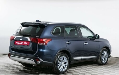 Mitsubishi Outlander III рестайлинг 3, 2020 год, 2 400 000 рублей, 5 фотография