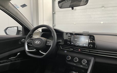 Hyundai Elantra, 2023 год, 2 099 000 рублей, 9 фотография