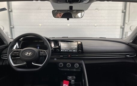 Hyundai Elantra, 2023 год, 2 099 000 рублей, 10 фотография