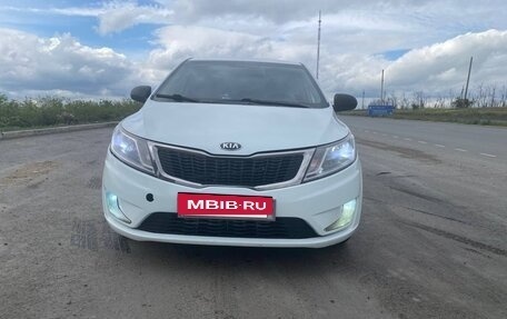KIA Rio III рестайлинг, 2013 год, 800 000 рублей, 3 фотография