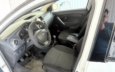 Renault Logan II, 2015 год, 650 000 рублей, 3 фотография