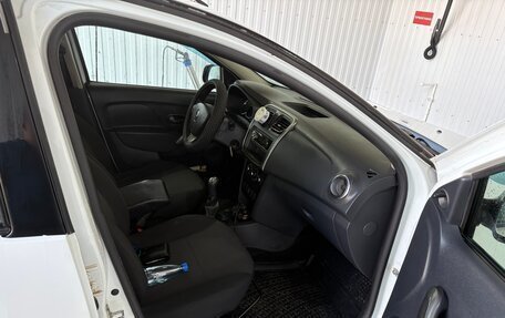 Renault Logan II, 2015 год, 650 000 рублей, 4 фотография