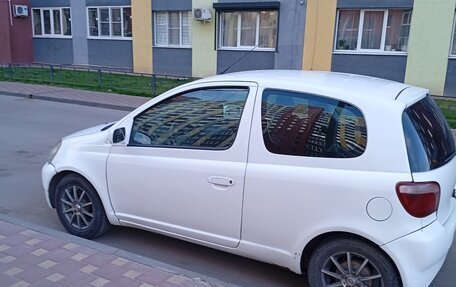 Toyota Yaris I рестайлинг, 2002 год, 250 000 рублей, 3 фотография