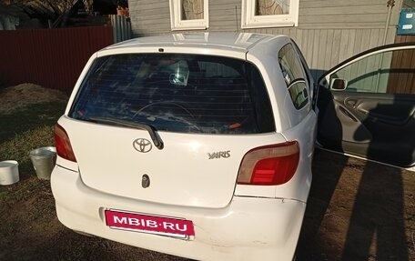 Toyota Yaris I рестайлинг, 2002 год, 250 000 рублей, 6 фотография