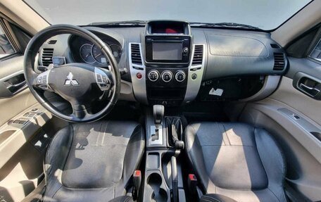 Mitsubishi Pajero IV, 2015 год, 1 400 000 рублей, 11 фотография