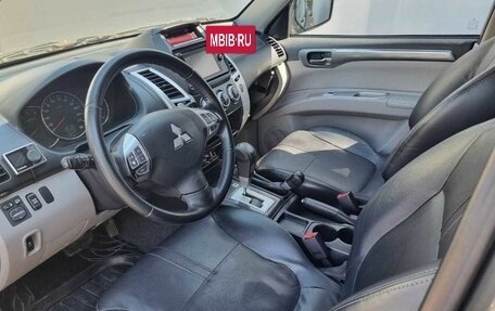 Mitsubishi Pajero IV, 2015 год, 1 400 000 рублей, 9 фотография