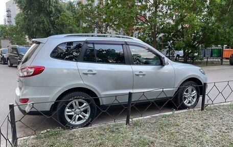 Hyundai Santa Fe III рестайлинг, 2010 год, 1 570 000 рублей, 2 фотография