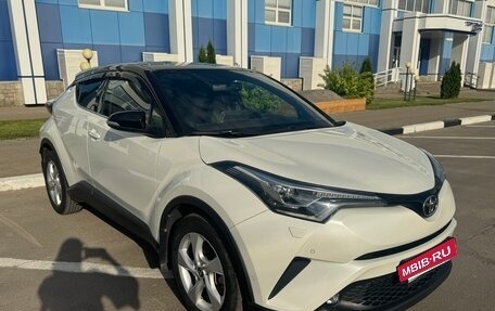 Toyota C-HR I рестайлинг, 2019 год, 2 330 000 рублей, 2 фотография