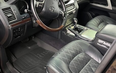Toyota Land Cruiser 200, 2018 год, 6 200 000 рублей, 3 фотография