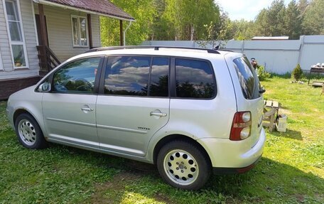 Volkswagen Touran III, 2009 год, 500 000 рублей, 6 фотография
