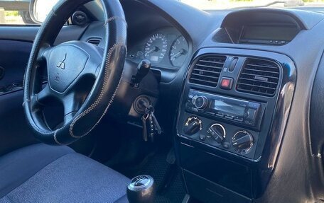 Mitsubishi Carisma I, 2002 год, 350 000 рублей, 10 фотография