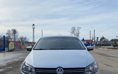 Volkswagen Polo VI (EU Market), 2012 год, 700 000 рублей, 2 фотография