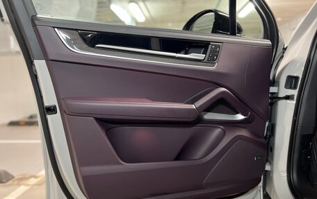 Porsche Cayenne III, 2024 год, 17 390 000 рублей, 8 фотография