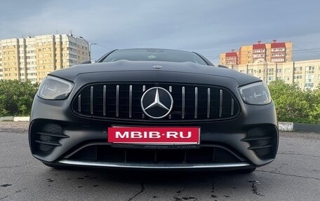 Mercedes-Benz E-Класс, 2022 год, 5 200 000 рублей, 2 фотография