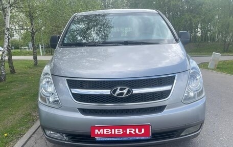 Hyundai H-1 II рестайлинг, 2011 год, 1 380 000 рублей, 3 фотография