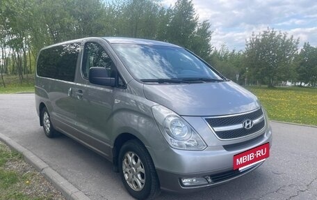 Hyundai H-1 II рестайлинг, 2011 год, 1 380 000 рублей, 4 фотография