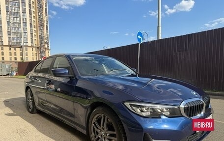 BMW 3 серия, 2019 год, 3 800 000 рублей, 15 фотография