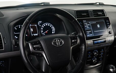 Toyota Land Cruiser Prado 150 рестайлинг 2, 2021 год, 6 700 000 рублей, 12 фотография