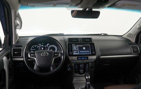 Toyota Land Cruiser Prado 150 рестайлинг 2, 2021 год, 6 700 000 рублей, 6 фотография