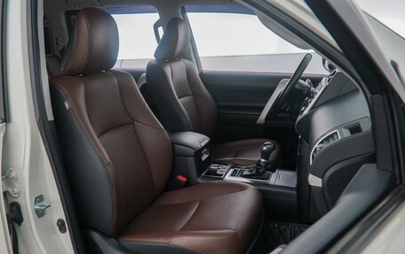 Toyota Land Cruiser Prado 150 рестайлинг 2, 2021 год, 6 700 000 рублей, 8 фотография