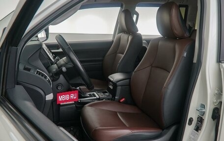 Toyota Land Cruiser Prado 150 рестайлинг 2, 2021 год, 6 700 000 рублей, 10 фотография