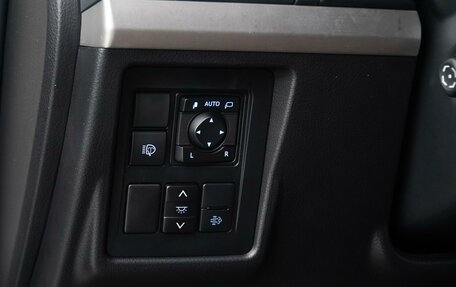 Toyota Land Cruiser Prado 150 рестайлинг 2, 2021 год, 6 700 000 рублей, 21 фотография