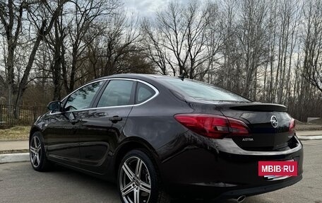 Opel Astra J, 2014 год, 950 000 рублей, 11 фотография