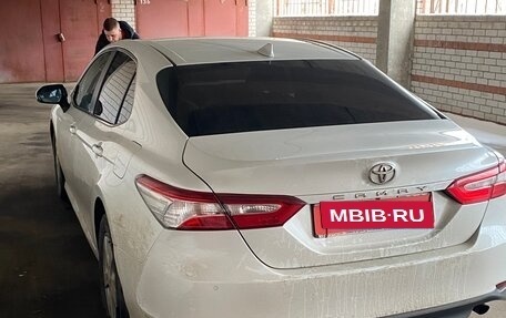 Toyota Camry, 2020 год, 3 299 000 рублей, 8 фотография