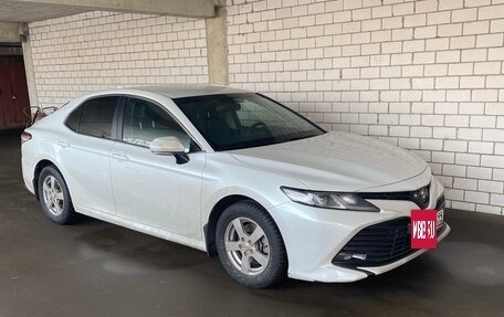 Toyota Camry, 2020 год, 3 299 000 рублей, 9 фотография