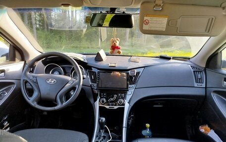 Hyundai Sonata VI, 2011 год, 1 200 000 рублей, 6 фотография
