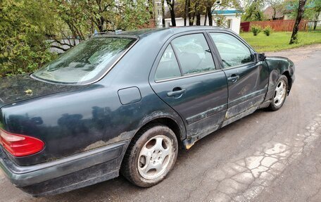 Mercedes-Benz E-Класс, 2000 год, 145 000 рублей, 4 фотография
