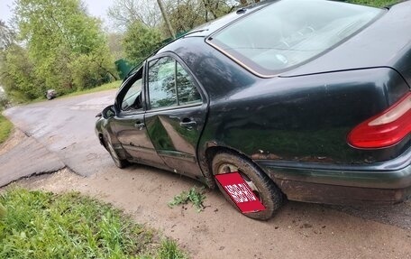 Mercedes-Benz E-Класс, 2000 год, 145 000 рублей, 2 фотография