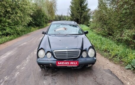 Mercedes-Benz E-Класс, 2000 год, 145 000 рублей, 3 фотография