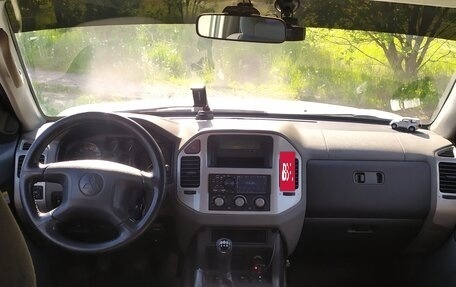 Mitsubishi Pajero III рестайлинг, 2006 год, 1 250 000 рублей, 13 фотография